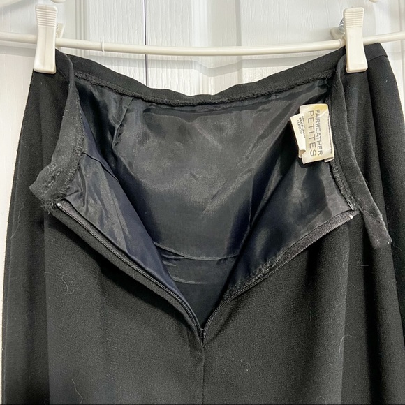 Long black skirt - Picture 4 of 7